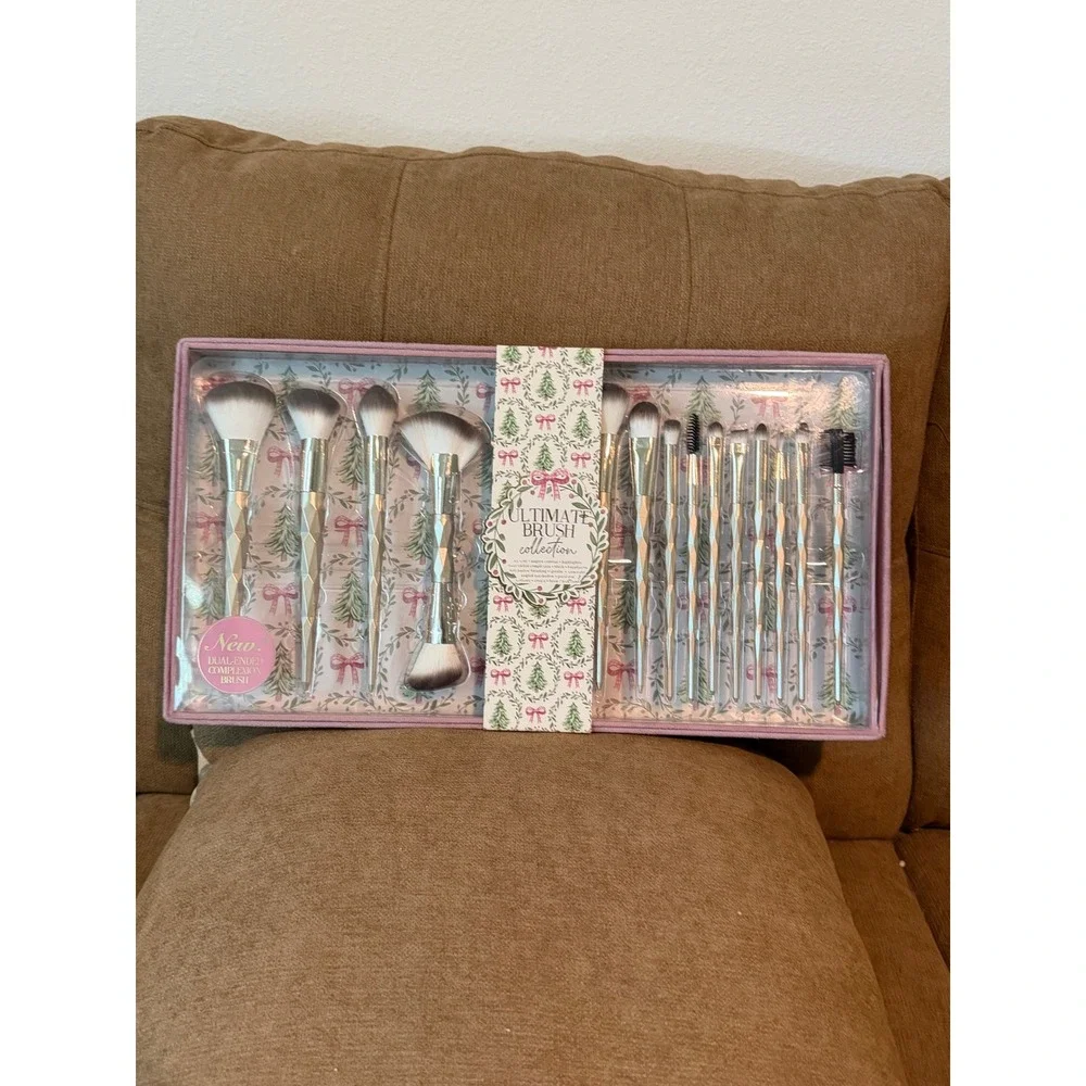 Ultimate Brush Collection 14 Piece Makeup Set Gold Faceted Handles Holiday Box
